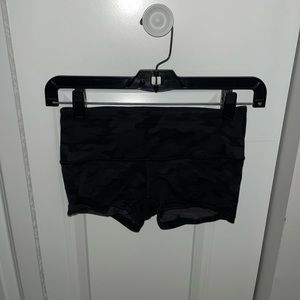 Lululemon camo booty shorts
